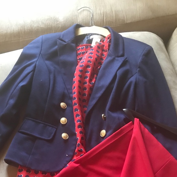 Suit - Picture 3 of 3